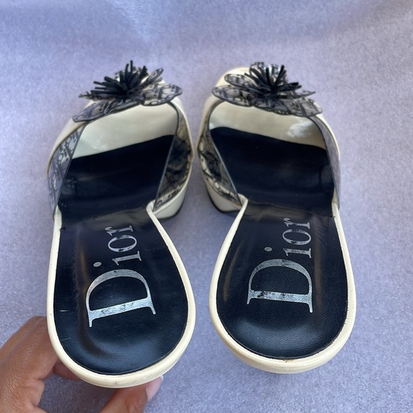 CHRISTIAN DIOR  PATENT LEATHER BEACH TROTTER MULES - Picture 7 of 14